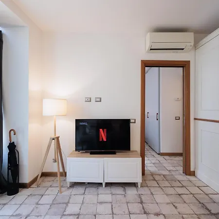 Urban House - Darsena Navigli Center * Μιλάνο